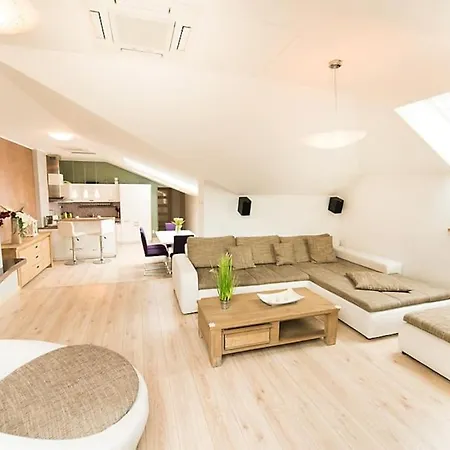 Glamorous Jacuzzi Loft With Roof Terrace Kosice